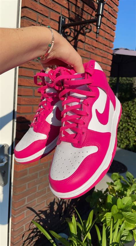 hot nike sneakers